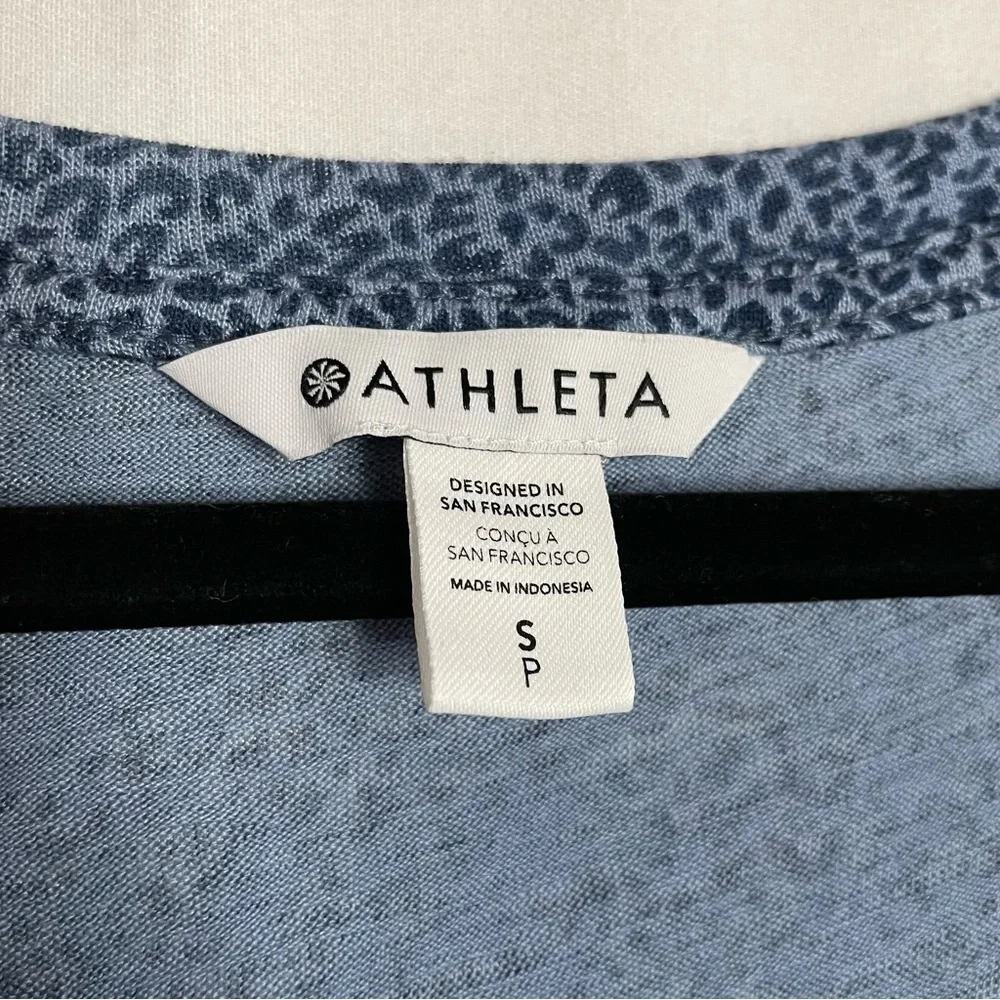 Athleta Soft Modal Blend Breezy Scoop V Tee in Blue Leopard - Picture 3 of 13